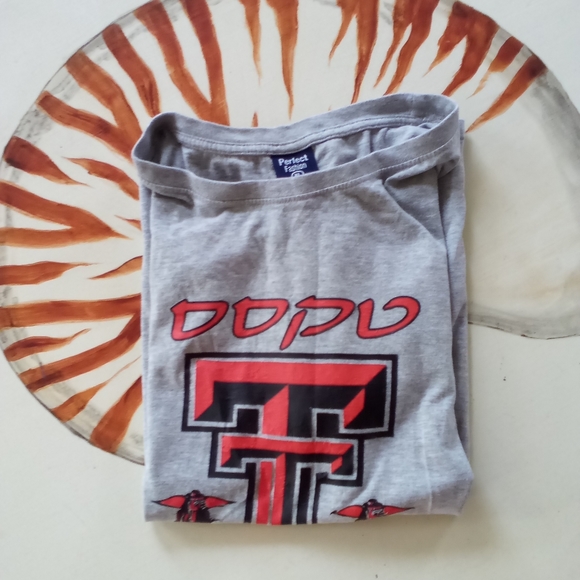 Grey graphic Tee - Picture 2 of 7